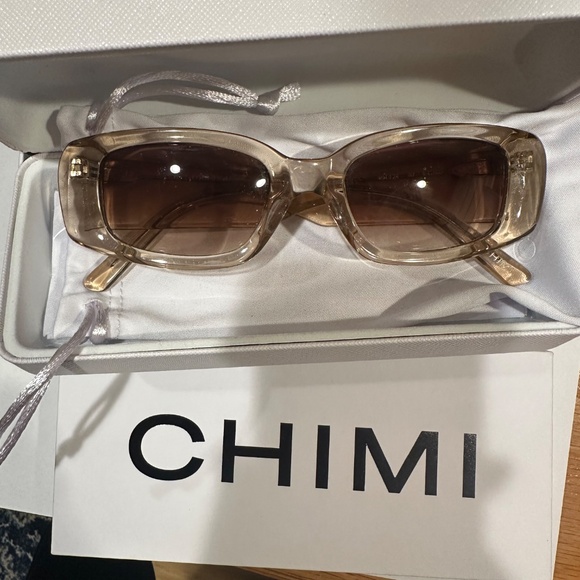 Chimi Sunglasses - Picture 2 of 5